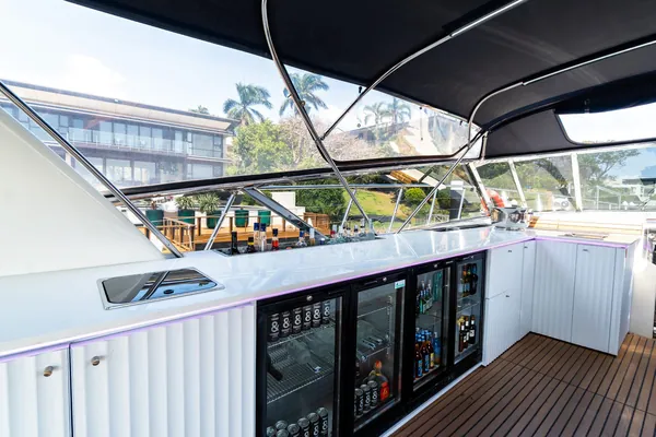 The bar aboard Bote